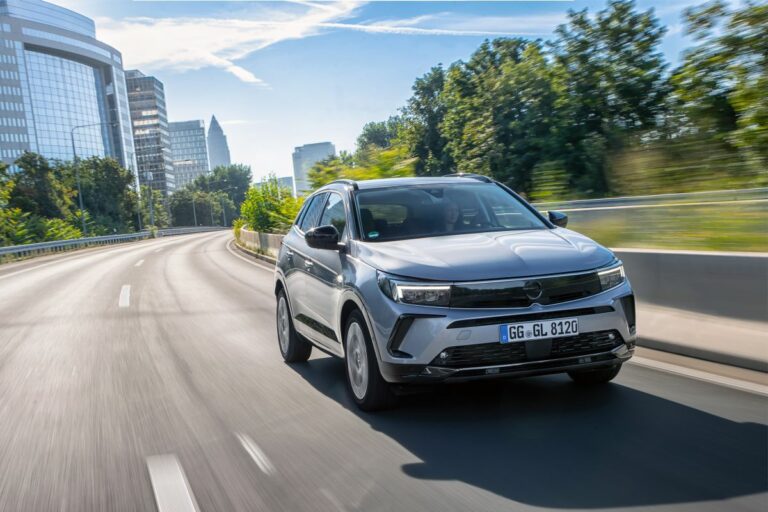 Opel torna sul mercato algerino con tre modelli