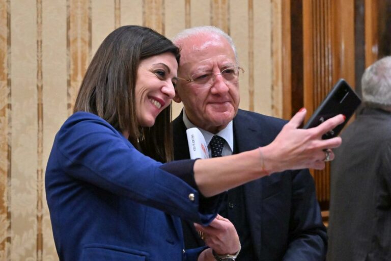 Campania, Vincenzo De Luca tra i governatori più attivi sui social