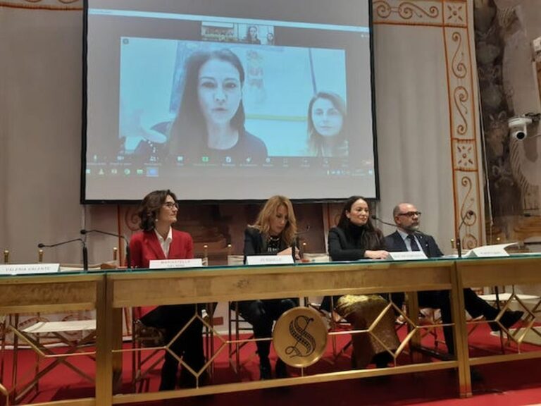 Giusy Versace porta studenti in Senato, ragazzi fanno rumore per Giulia
