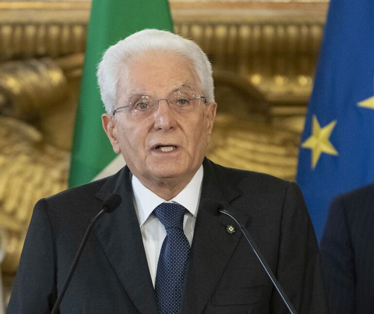 Mattarella “Dietro la violenza sulle donne c’è il fallimento della società”