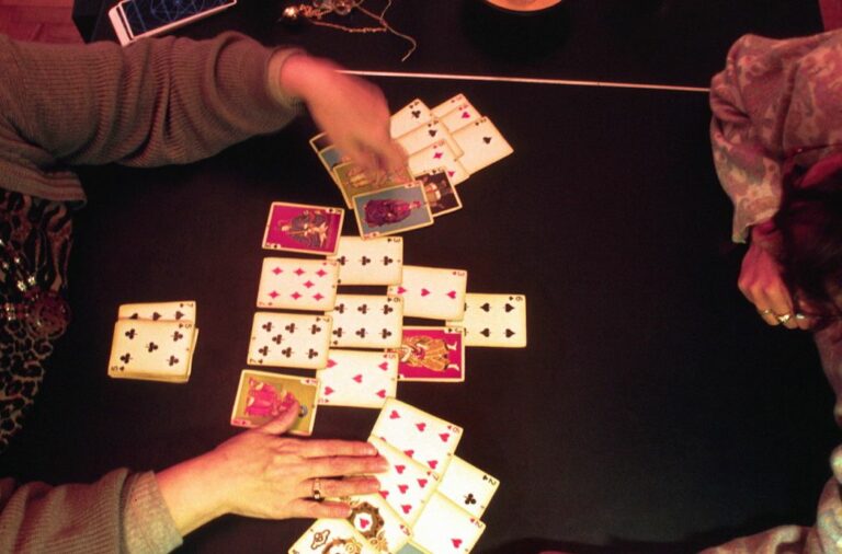 Lite tra cartomanti a Roma, 54enne arrestata per atti persecutori