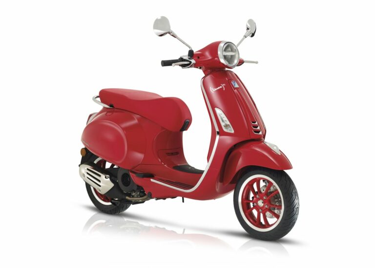 Vespa e (RED) insieme al World Aids Day 2023