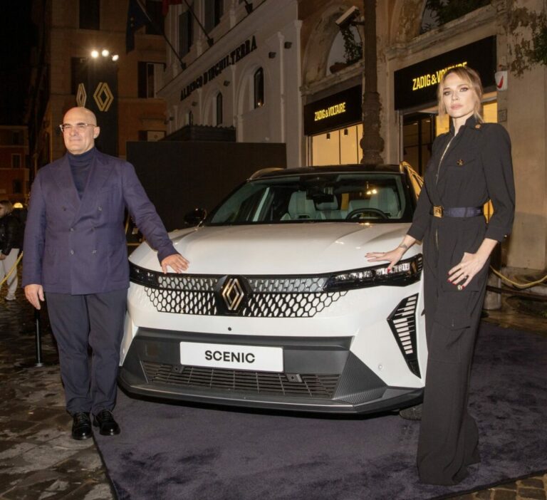 Renault accende il Natale di Roma, dal centro storico alle periferie