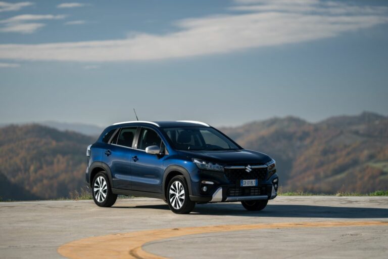 Suzuki, edizione speciale Yoru per Vitara Hybrid e S-Cross Hybrid