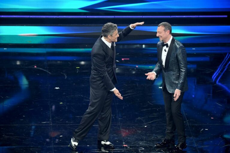 Sanremo, Amadeus da Fiorello “Avrei voluto 33 cantanti”