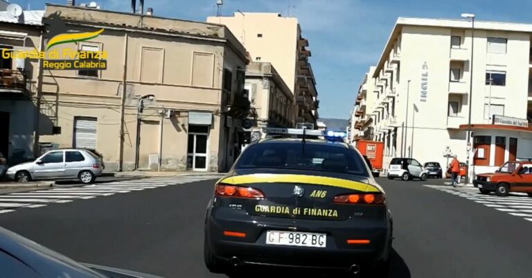 Arrestato sedicente mago a Reggio Calabria, sequestrati 1,4 milioni