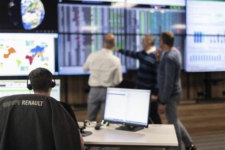 Il Gruppo Renault lancia la trasformazione del sistema industriale