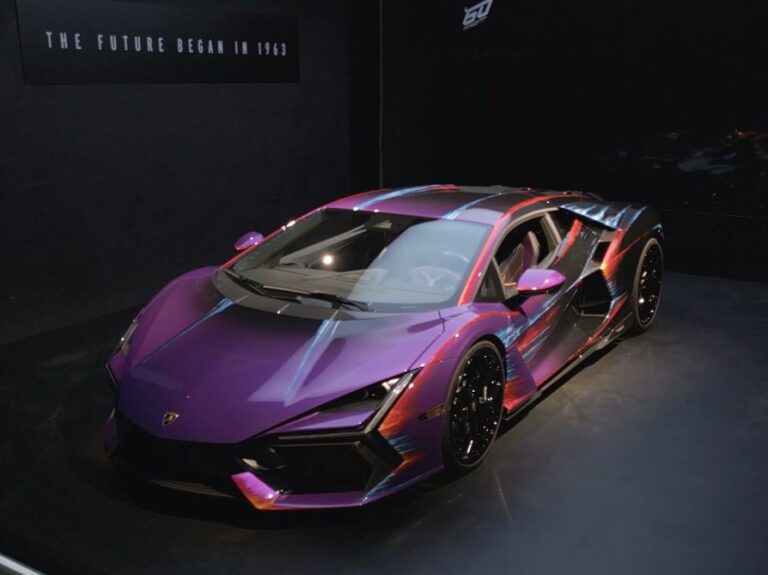 Lamborghini Revuelto “Opera Unica” debutta ad Art Basel Miami Beach 2023