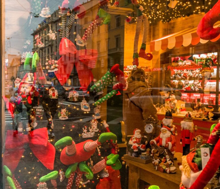 Natale, boom di acquisti per addobbare e decorare casa