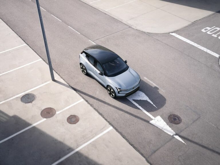 Volvo registra vendite in crescita dell’8% a novembre