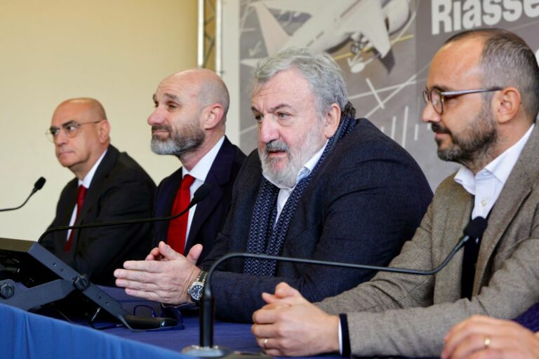 Aeroporto Grottaglie, Emiliano-Vasile “Pronti per l’Aerospazio”