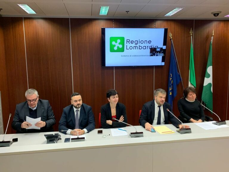 Lombardia, le opposizioni presentano le controproposte al bilancio