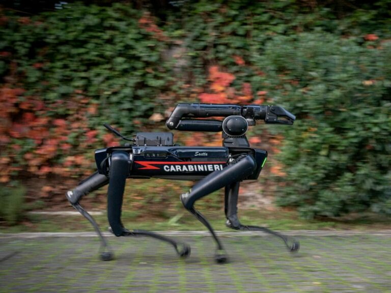 L’Arma dei Carabinieri arruola “Saetta”, primo cane robot