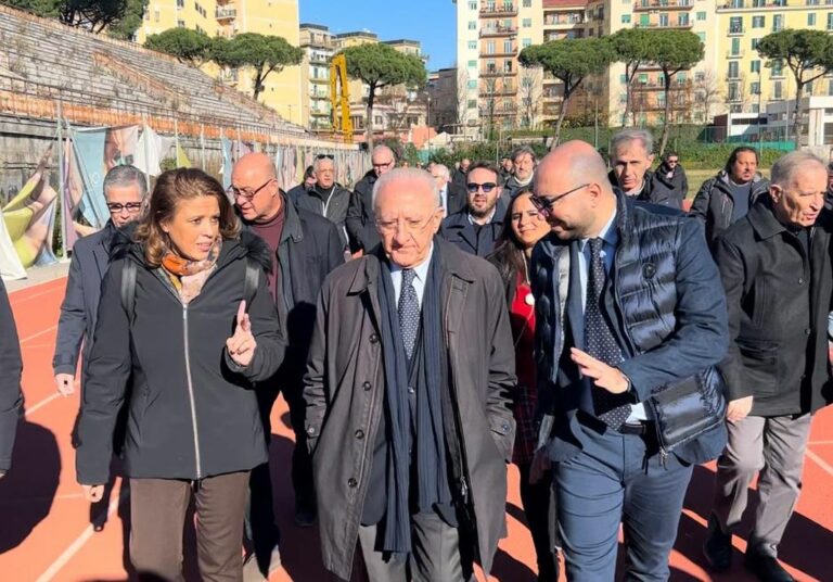Stadio Collana Napoli, De Luca “Completeremo ricostruzione in 2 anni”