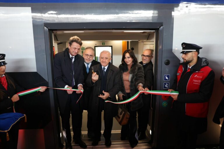 Tre nuovi treni Rock sui binari della Campania