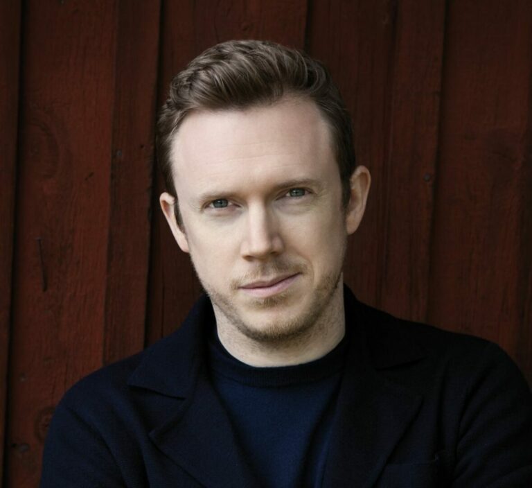 Daniel Harding dirige Beethoven e Brahms per Natale alla Scala