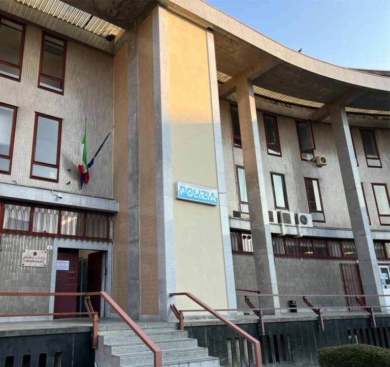 Gallarate, pazienti denudate e fotografate. Denunciato tecnico radiologo