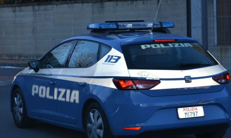 Monza, minaccia proprietario di un bar con una spranga. Arrestato