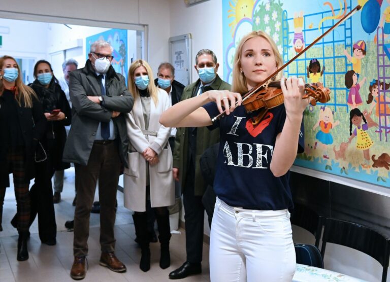 Visita di fine anno del presidente Toti al Gaslini di Genova