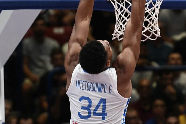 Antetokounmpo show, Lakers ok senza LeBron, sorride Fontecchio