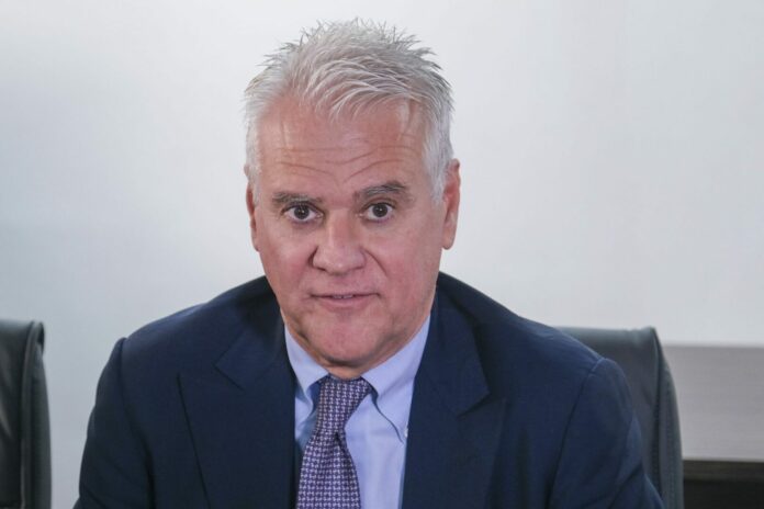 Notizie - Paolo Zangrillo, Ministro della Pubblica Amministrazione della Repubblica Italiana a Caivano