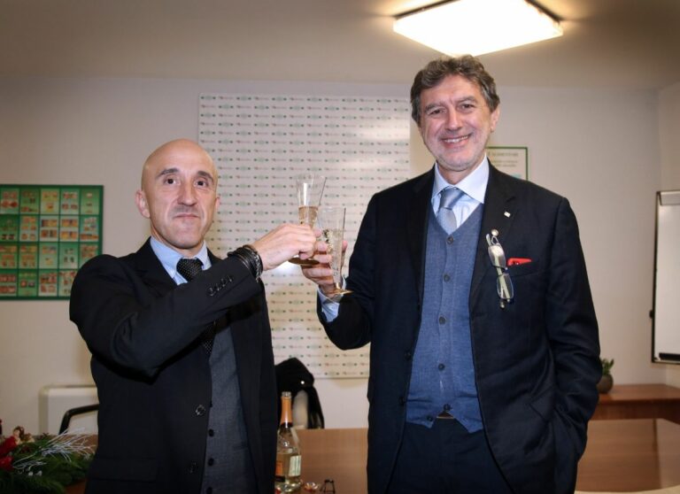 Abruzzo, Marsilio visita lo stabilimento Rolli-Salpa di Roseto