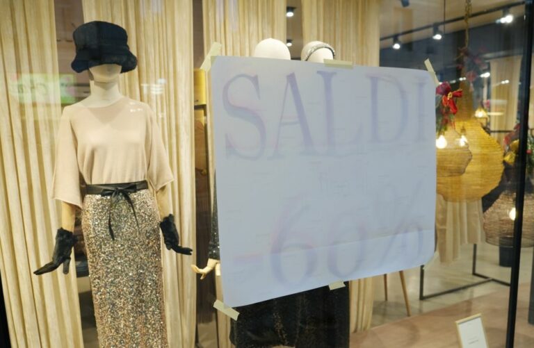 Liguria, domani al via i saldi. Piana “Sostenere i negozi di vicinato”