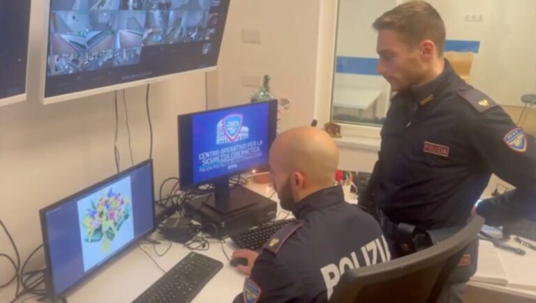 Roma, perseguita ex collega. Arrestato per stalking