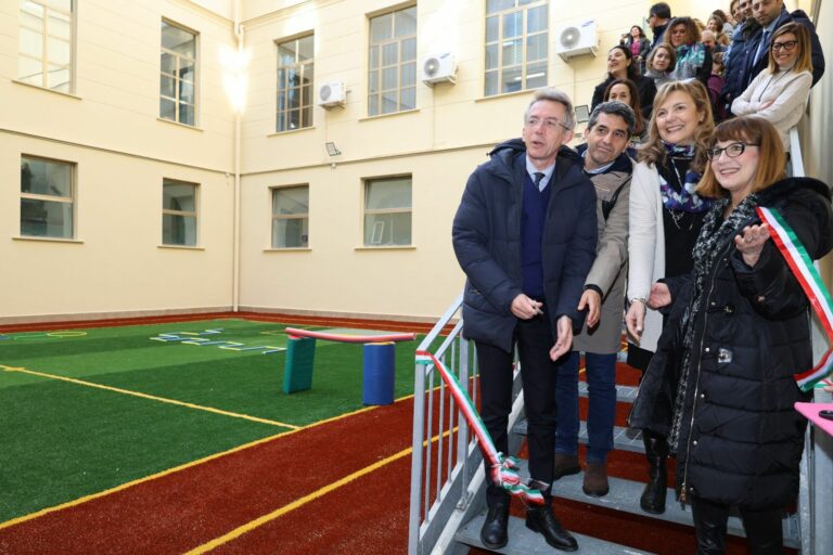 Inaugurati a Napoli cortili interni del 39^ circolo didattico “Leopardi”