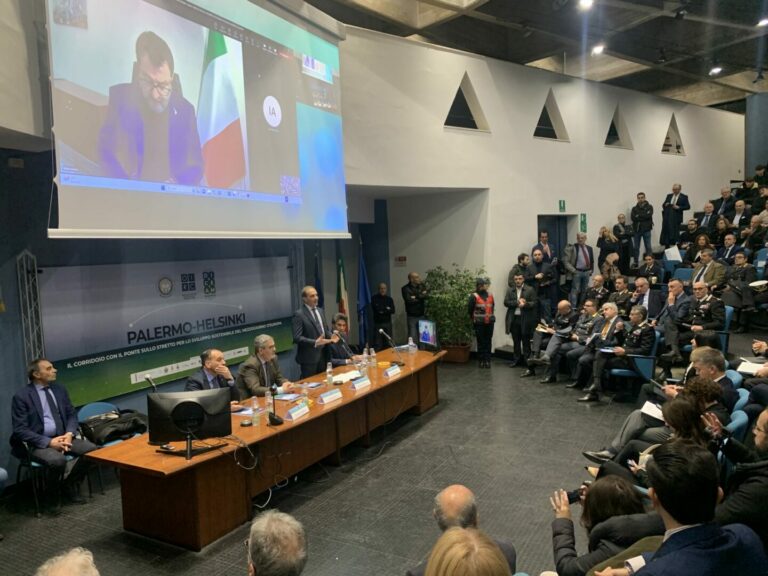 Confronto a Reggio Calabria con Salvini “Il ponte sullo Stretto porterà sviluppo”