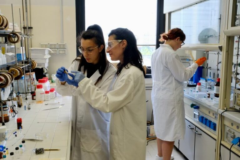 Intesa su sostegno per addetti settori chimica e farmaceutica