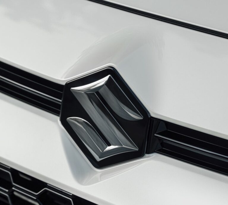 Suzuki chiude anno in crescita e si prepara a un 2024 di novità