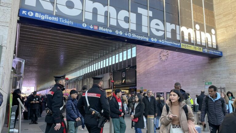 Controlli alla stazione Termini a Roma, 8 arresti e 9 denunce