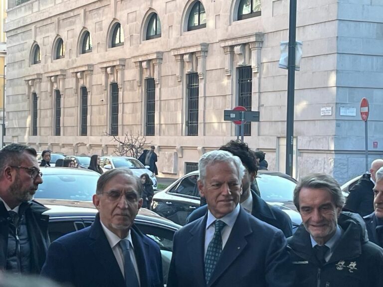 Shoah, La Russa a Binario 21 “Visitate questi luoghi per capire”