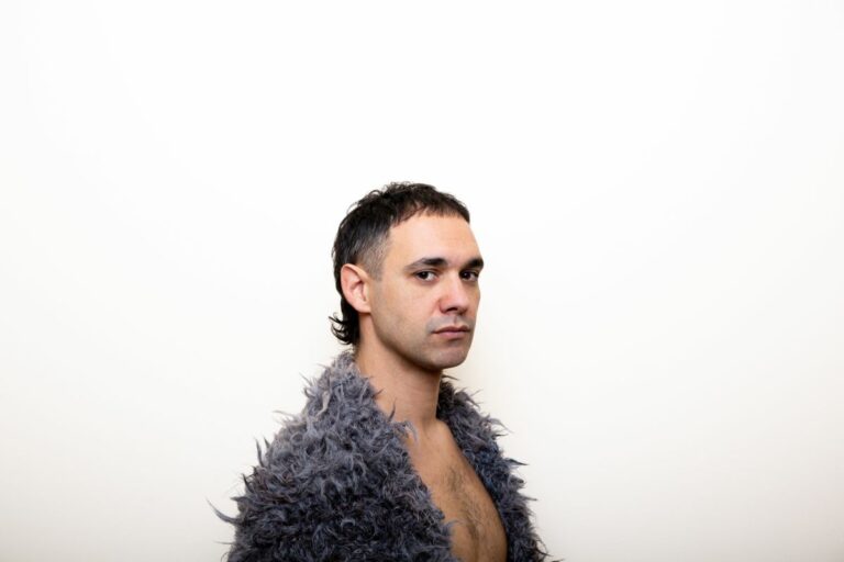 Cosmo, esce il nuovo singolo “Troppo forte”