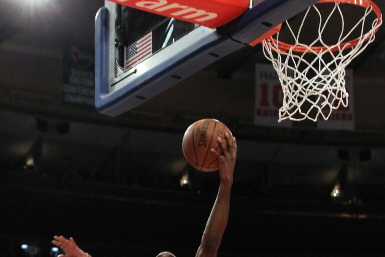 Cavaliers e Lakers sugli scudi, Golden State piange Milojevic
