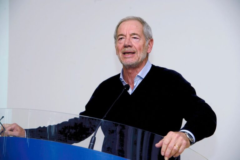 Sanità, Bertolaso “Primo problema è invecchiamento popolazione”