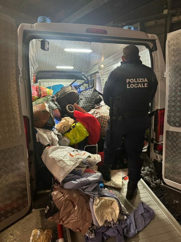 Milano, operazione per contrastare i traffiti illeciti in piazzale Cuoco