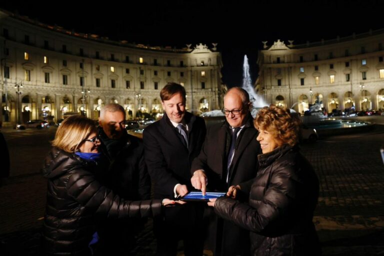 Roma, nuova illuminazione in Piazza della Repubblica