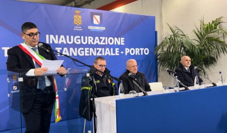 Pozzuoli, De Luca “Tunnel Tangenziale-Porto è segno di speranza”