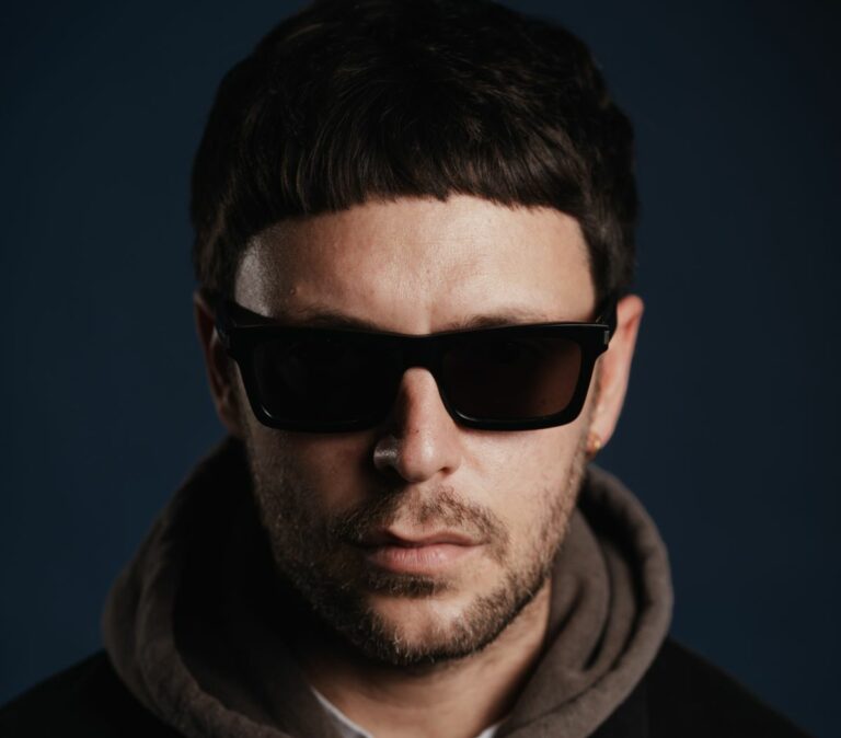 Gazzelle in gara a Sanremo con “Tutto qui”, da marzo nuovo tour