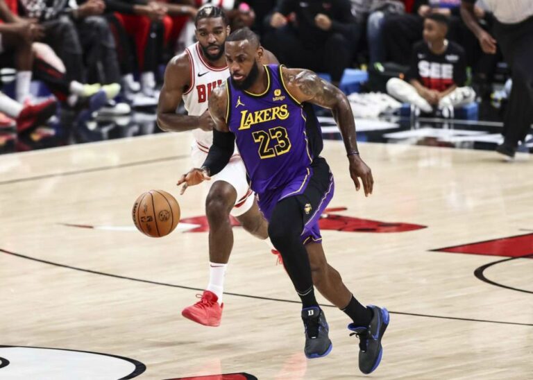 Boston ko in casa, Lebron James spinge i Lakers