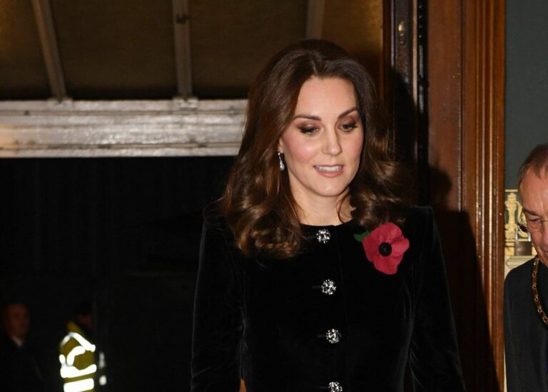 Kate Middleton lascia l’ospedale dopo l’intervento chirurgico. Dimesso anche re Carlo