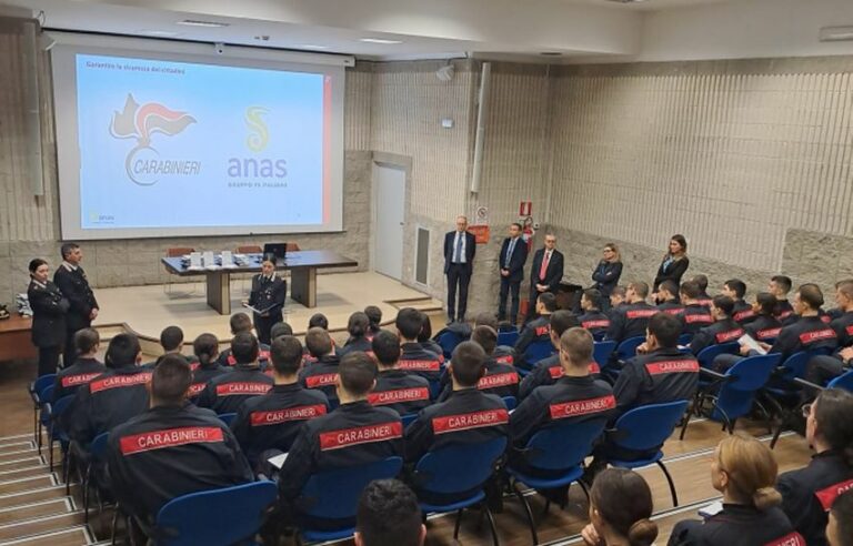 Gli allievi carabinieri a lezione di sicurezza stradale con Anas