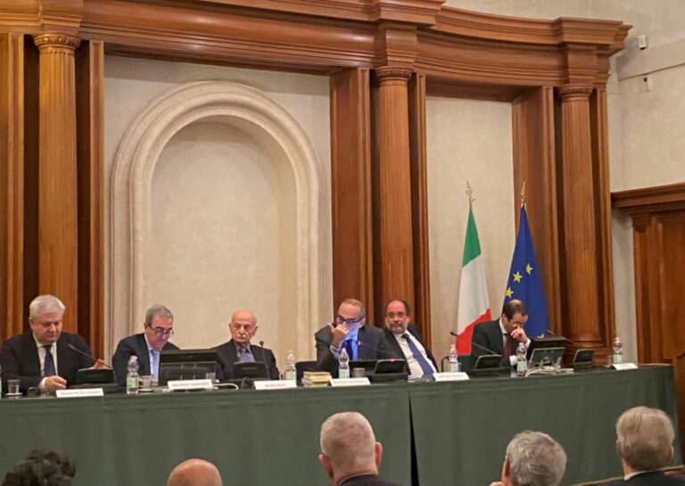 Mafia, Mori “Una commissione parlamentare per accertare la verità”