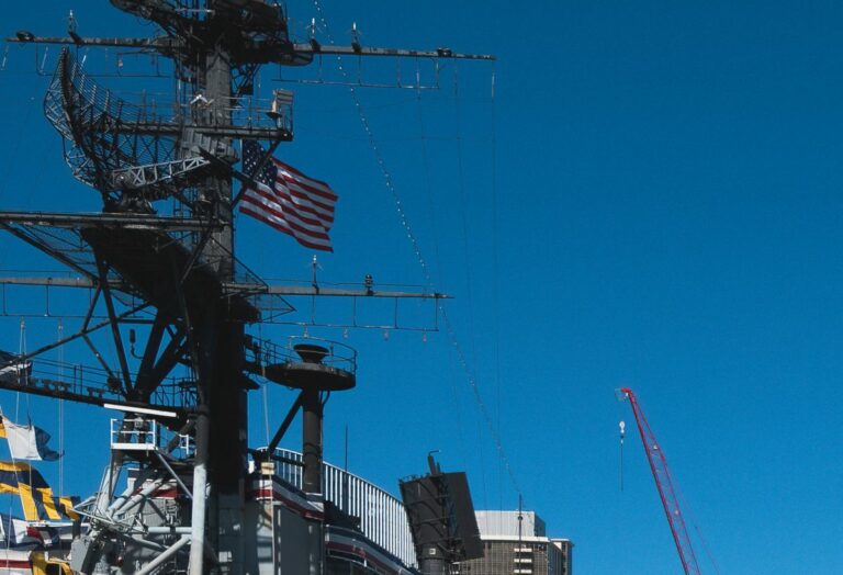 Usa e Regno Unito bombardano basi dei ribelli Houthi in Yemen. Palazzo Chigi “L’Italia è con gli alleati”