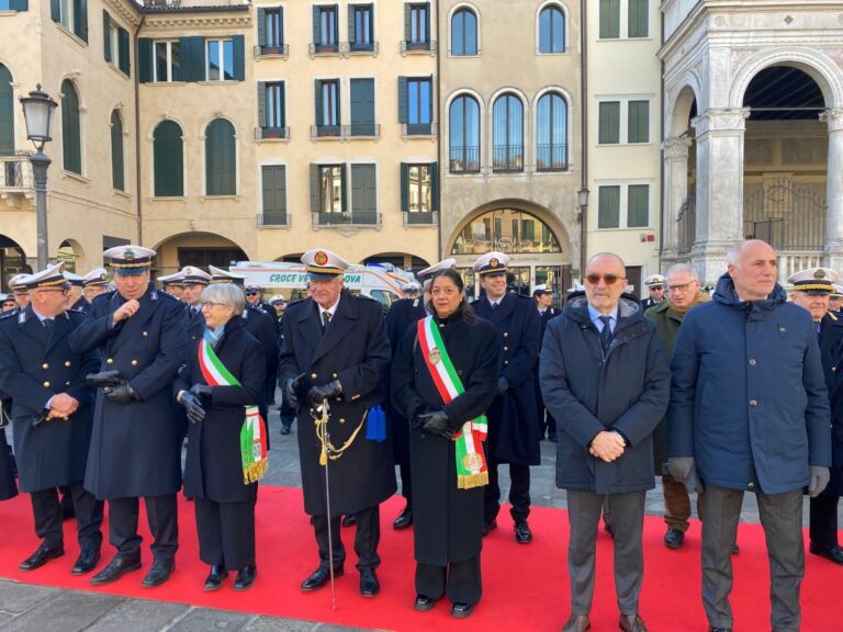 Premiati a Padova cinque agenti della polizia locale