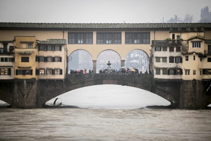 MALTEMPO A FIRENZE: PIENA DEL FIUME ARNO
