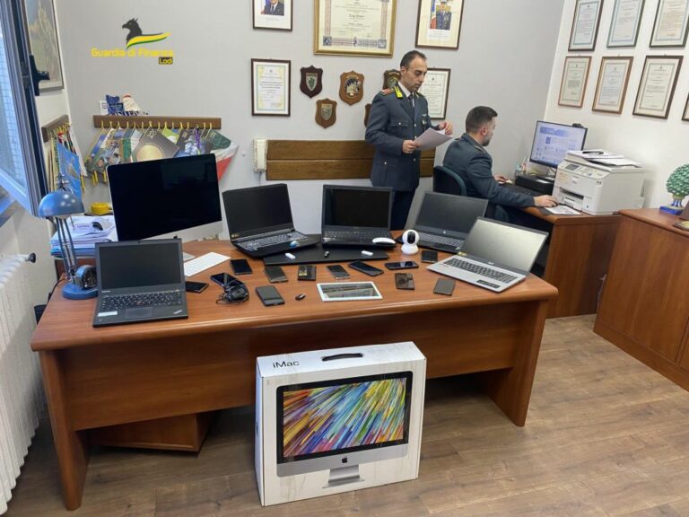 Lodi, estorsioni a sfondo sessuale. Sequestrati 130 mila euro