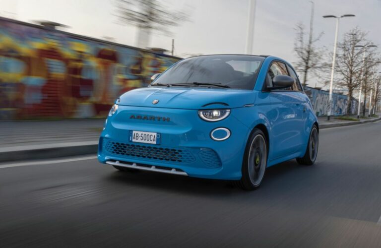 Abarth 500e entra nella rosa delle finaliste dei World Car Awards